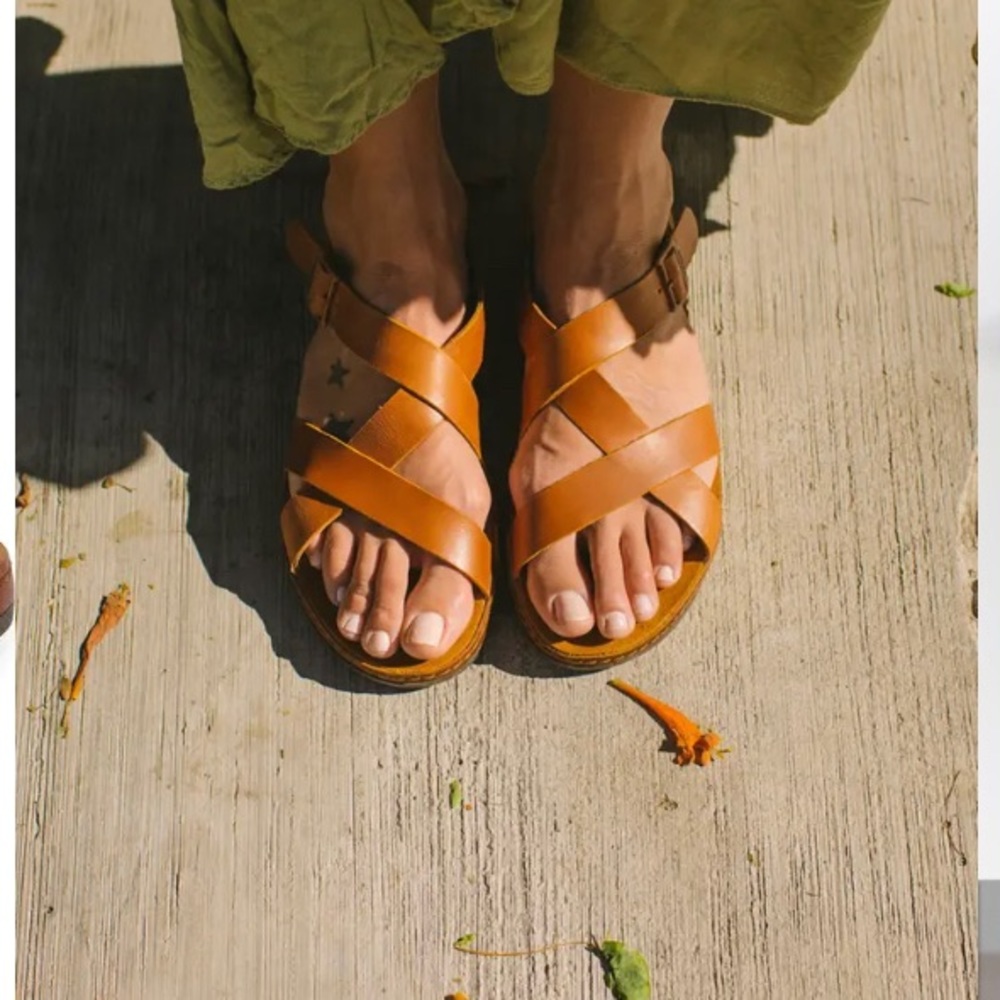 Chaco Wayfarer Sandal Rust Sz 8
